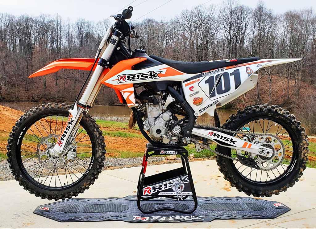 How To Change A Tire On A Dirt Bike? - Risk Racing